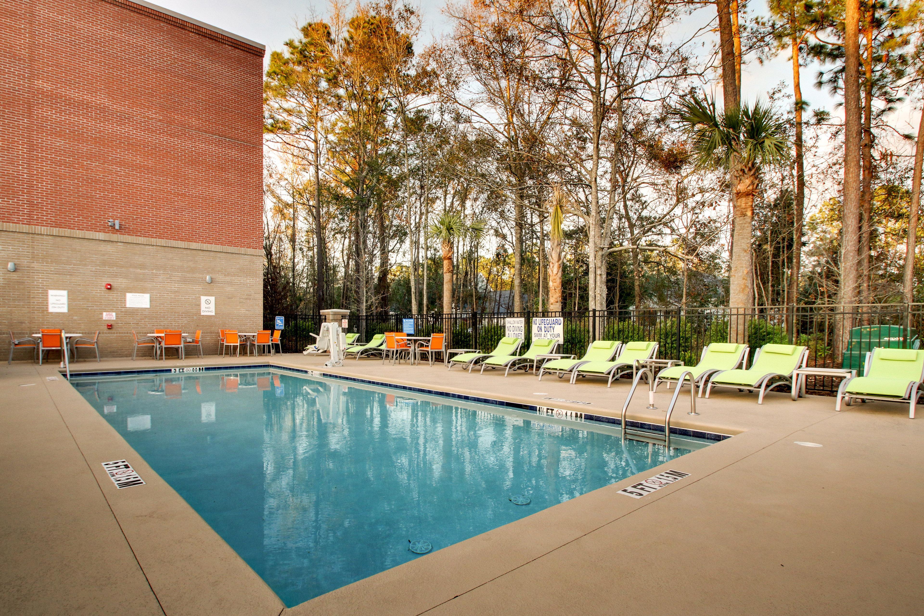 Holiday Inn Express & Suites Charleston Ne Mt Pleasant Us17 By Ihg Маунт Плезант Екстериор снимка