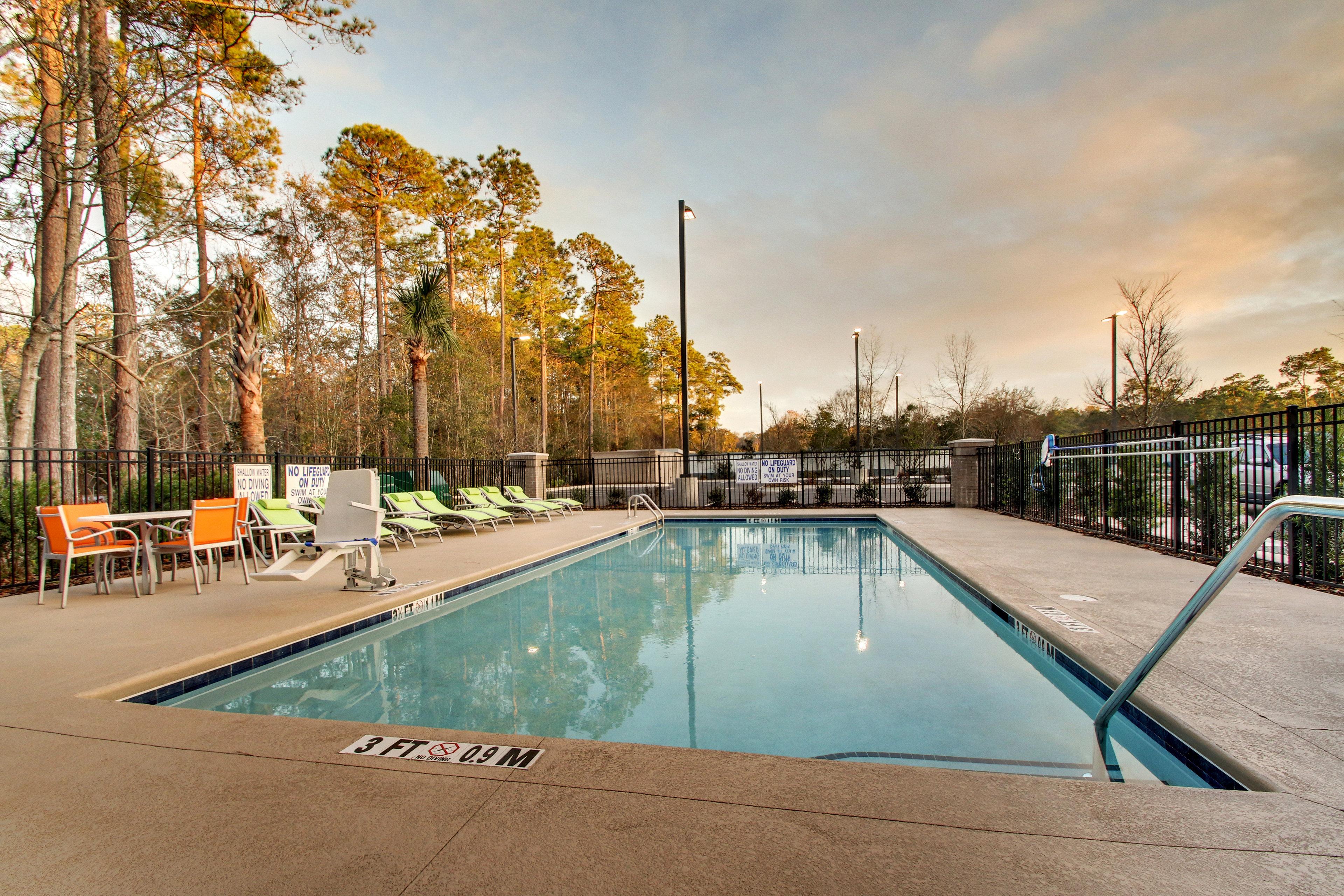 Holiday Inn Express & Suites Charleston Ne Mt Pleasant Us17 By Ihg Маунт Плезант Екстериор снимка